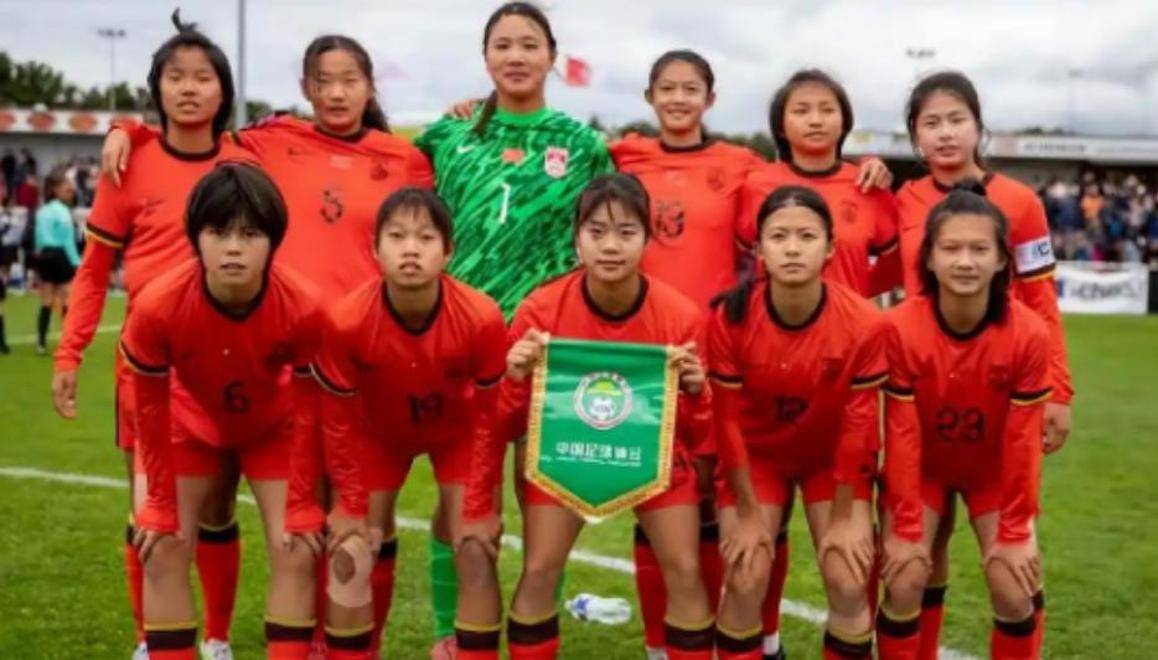 江南体育中心羽毛球馆-包含精英女足备战国际盛宴，力拼逆袭，勇夺桂冠的词条
